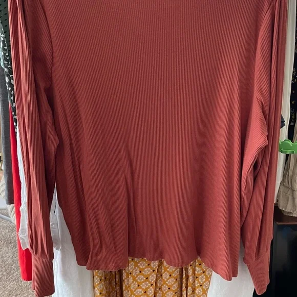 AnyBody V-Neck Ribbed Blouse - Clay XL - Picture 2 of 8